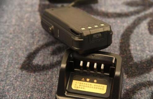 對講機為什么不能如手機一樣輕?。?>

										</div>

										<div   id=